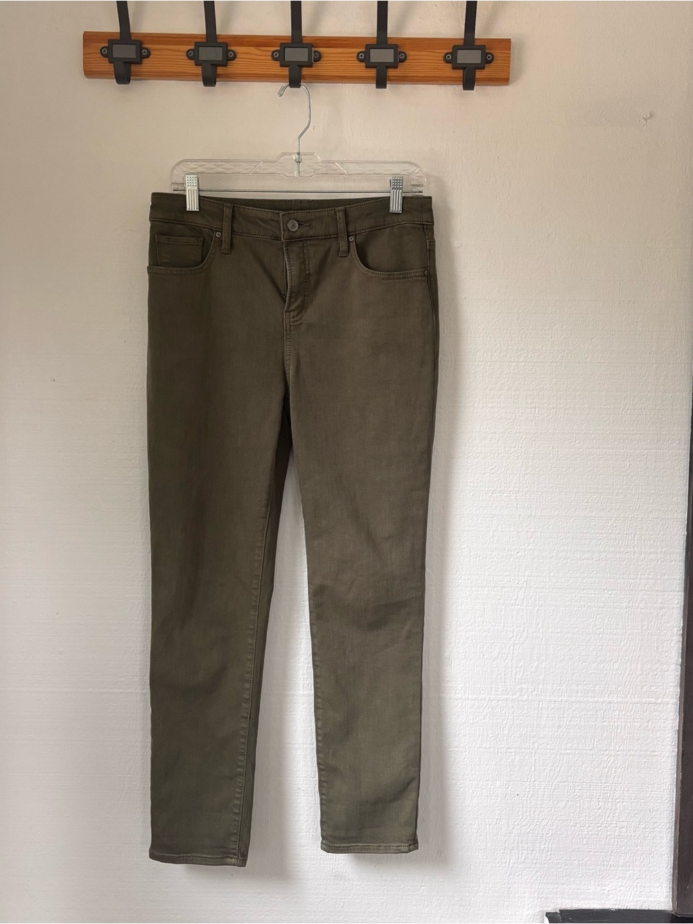 Chico’s So Slimming Girlfriend Slim Leg Ankle Pants Olive Green Size 0R (4R) - Picture 2 of 9